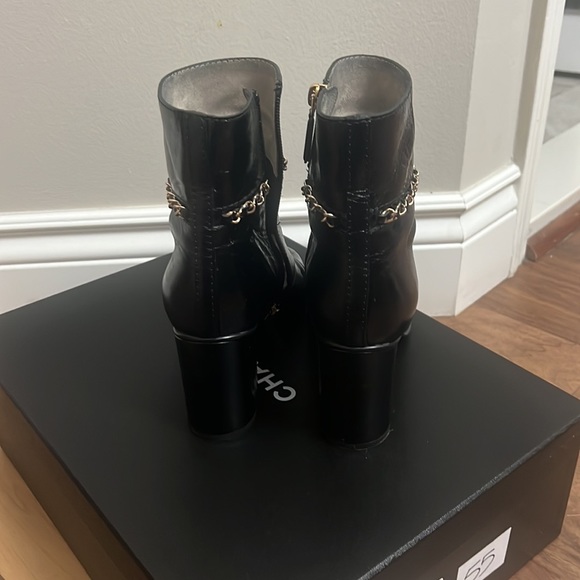 Chanel boot - Picture 4 of 7